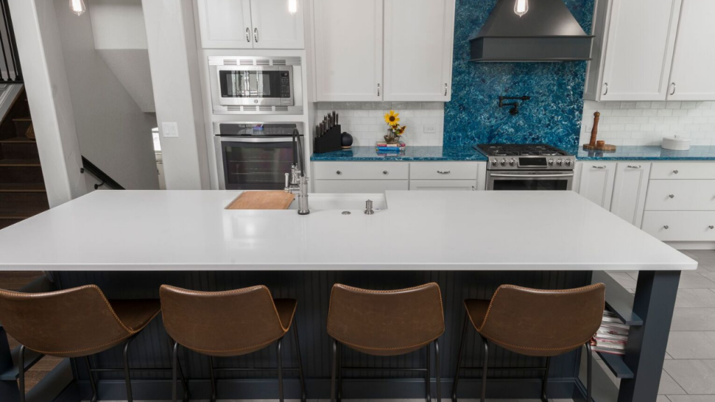 Mixing Materials: Combining Granite, Quartz, and Wood in Modern Kitchens - Granite Countertops